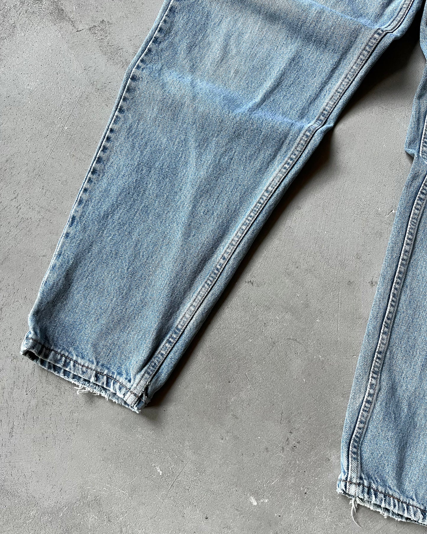 1990s - Distressed 560 Levi's Jeans - 32x33