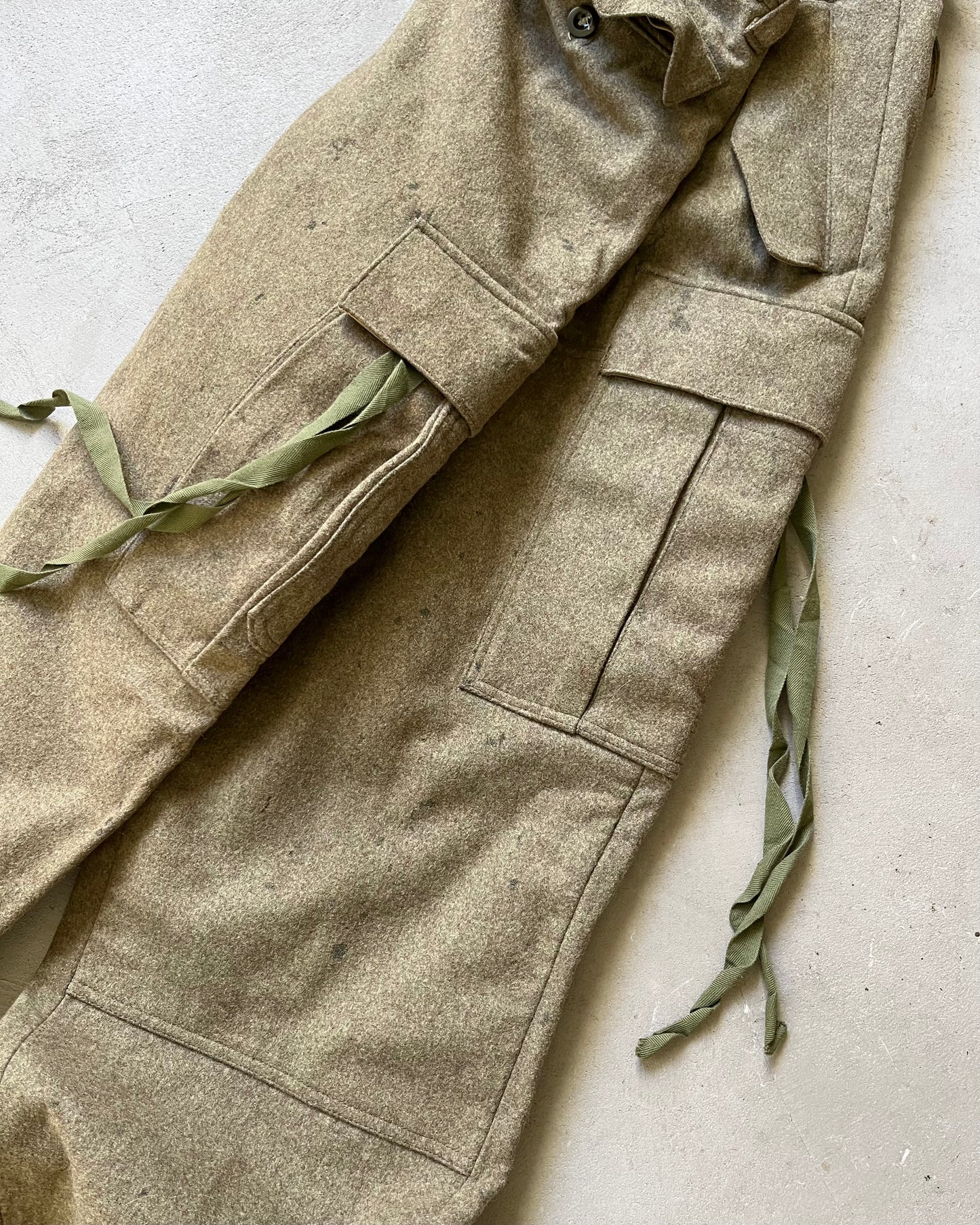 Années 90 - Pantalon Cargo Allemand en Laine Verte Vieillie - 31x30