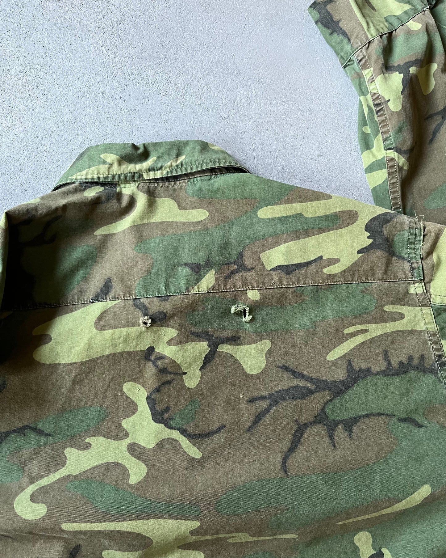 1970s - Distressed Camo Jungle Overshirt - S