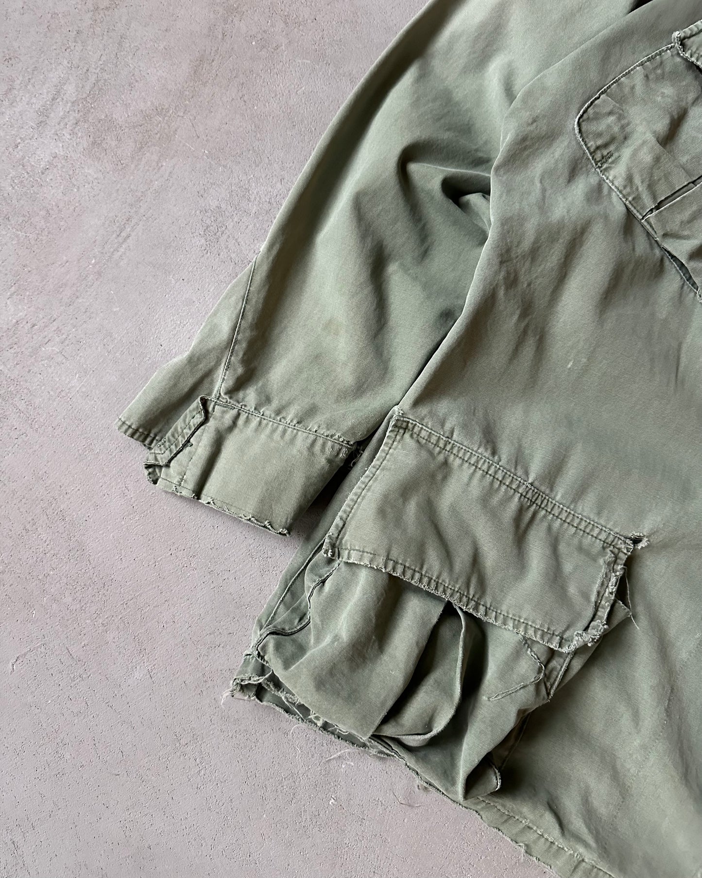 1970s - Distressed Green Military Jungle Overshirt - M/L