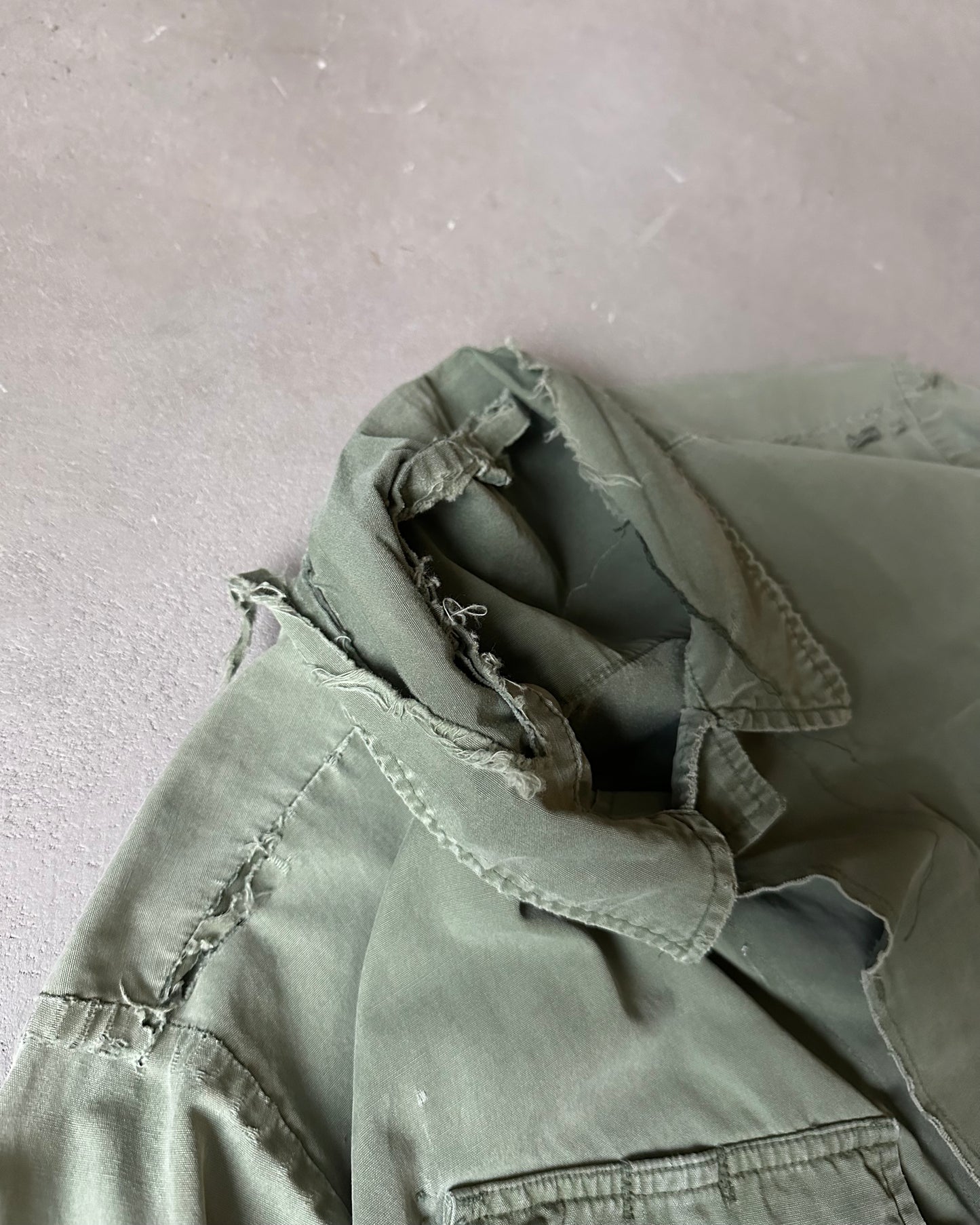 1970s - Distressed Green Military Jungle Overshirt - M/L