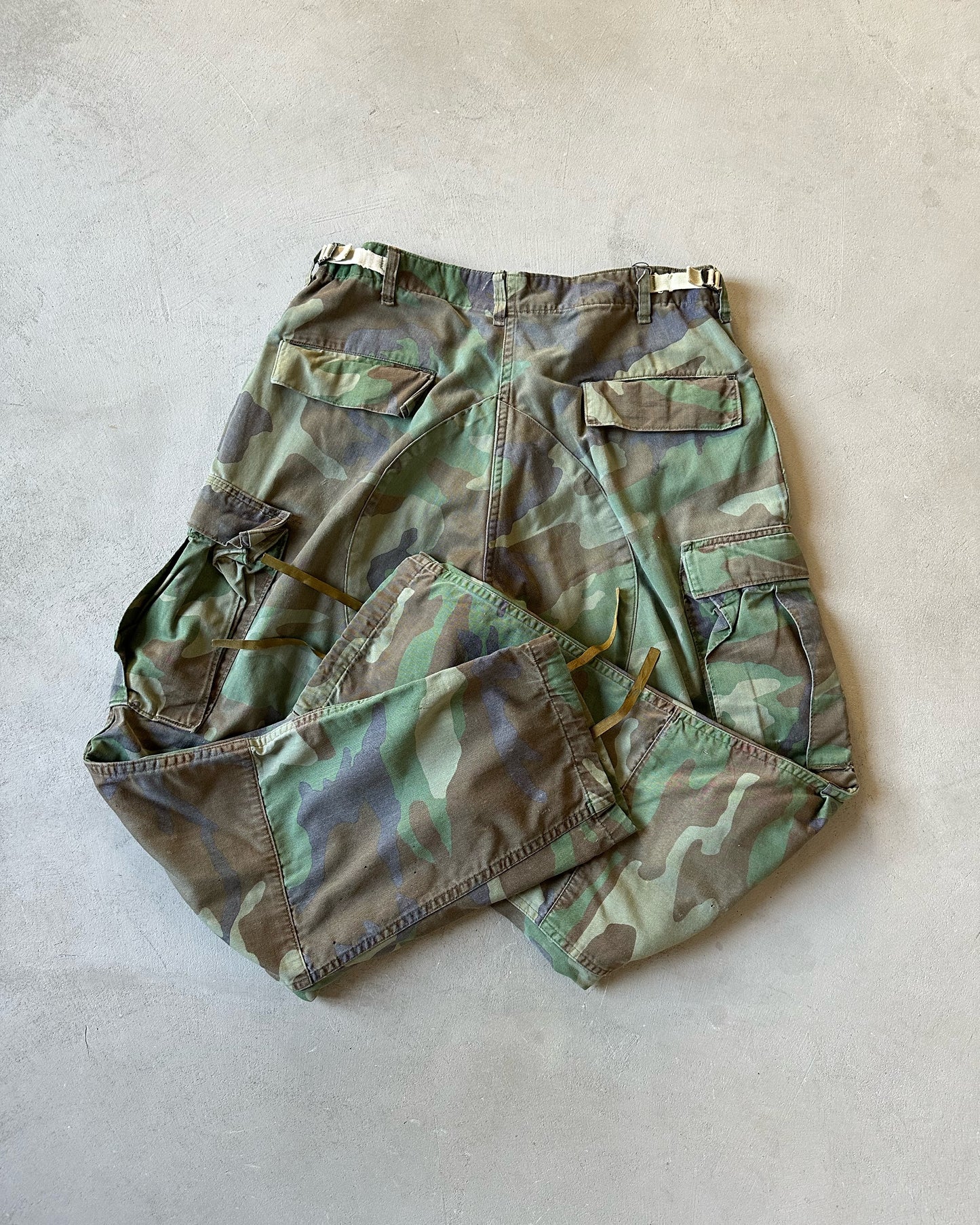 1980s - Distressed Camo Cargo Pants - 33x29