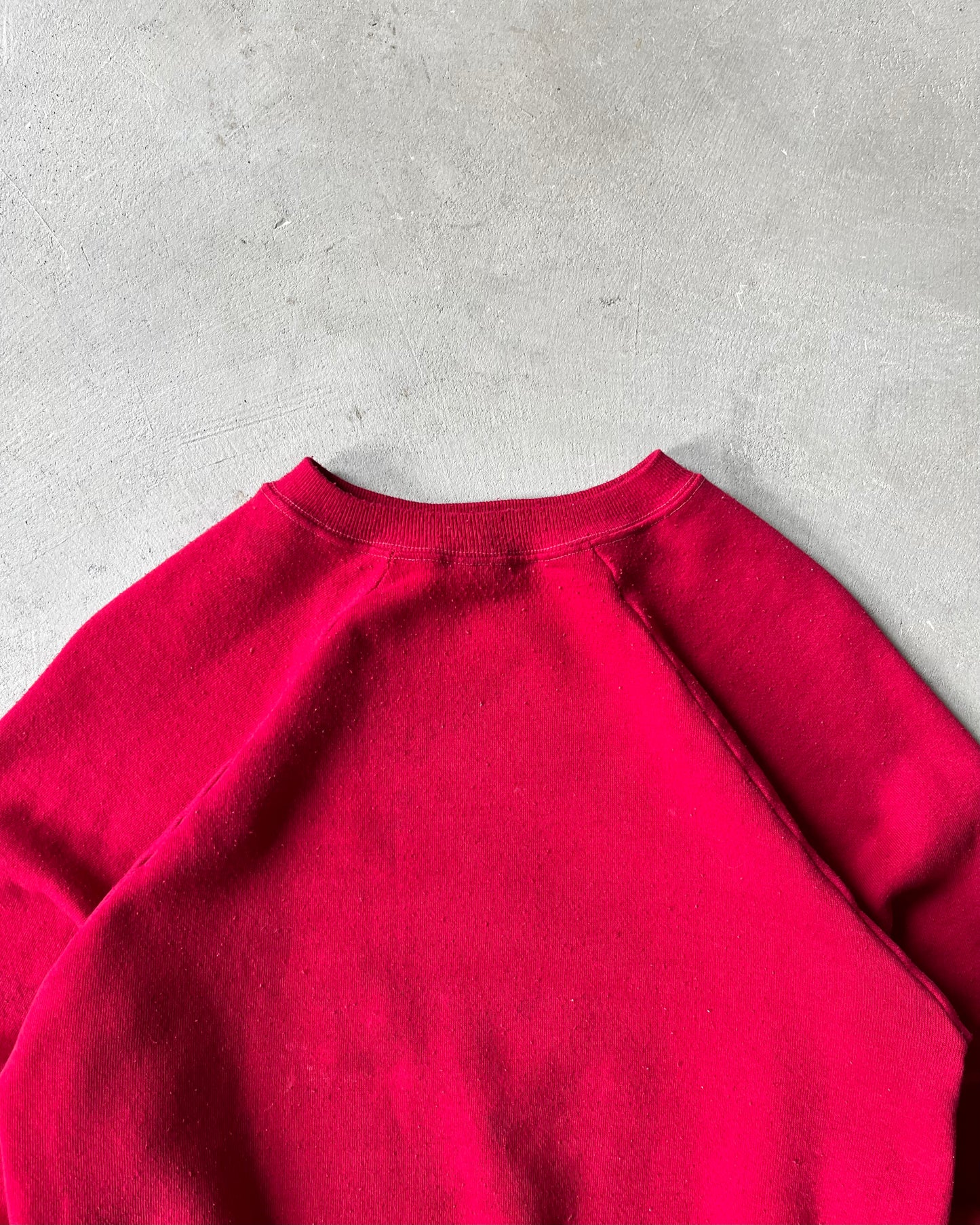 Années 1980 - Sweat ras du cou rouge Utica - S