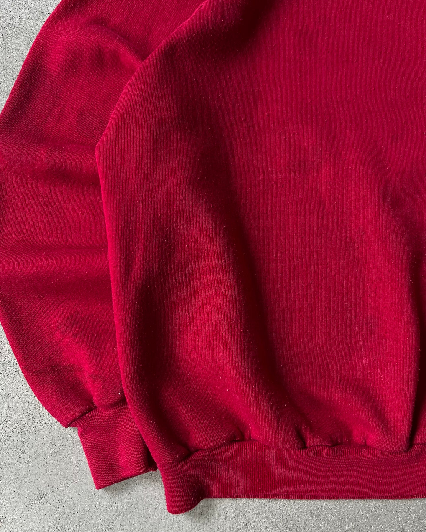 Années 1980 - Sweat ras du cou rouge Utica - S